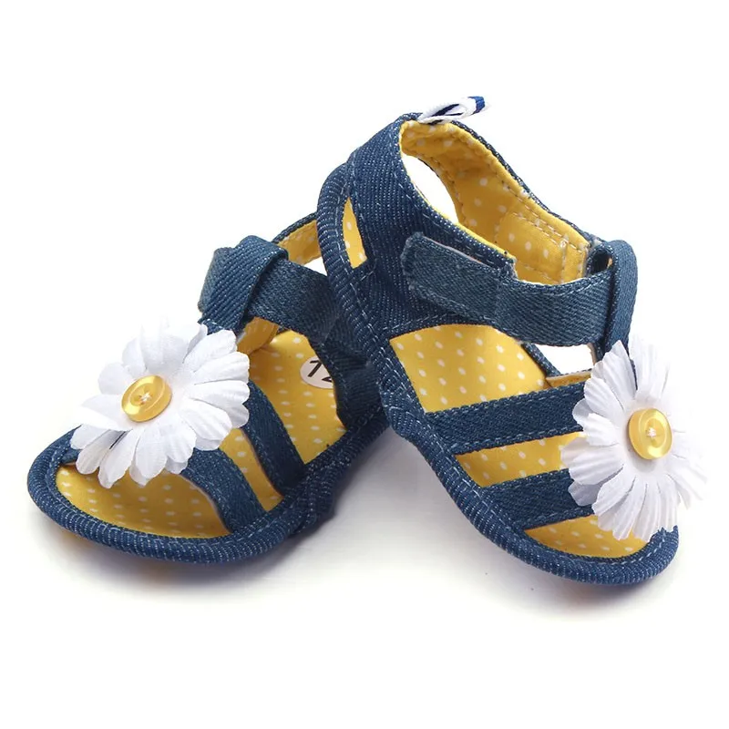 Новое поступление; Красивая ромашка; Дизайнерские джинсовые сандалии для маленьких девочек; летняя обувь для детей 0-15 месяцев