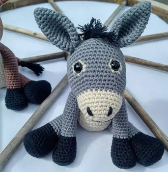 

crochet armigurumi rattle donkey model number 86