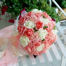 Свадебные букеты для подружки невесты с цветами розы и жемчугом