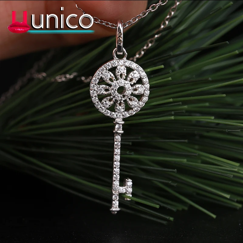 

UUNICO 925 sterling silver women lucky authentic jewelry pendants necklace anniversary Man giving woman a Valentine's Day gift