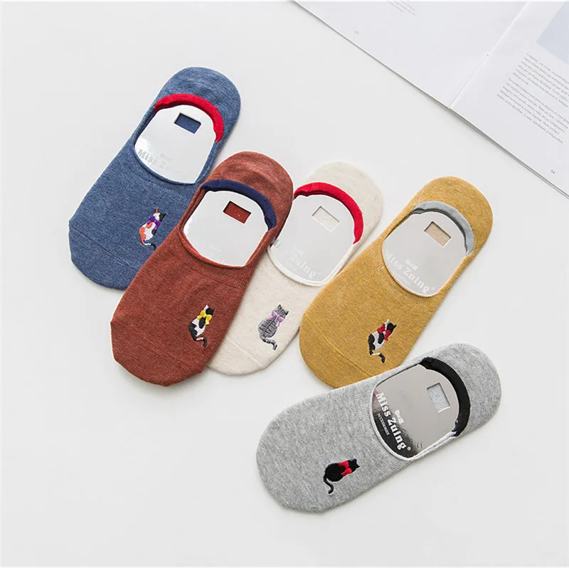 

FOURETW 1 Pair Brief Cute Cat Japanese Style Women Socks Creative Casual Embroidery Sock Slippers for Female Girls Ladies
