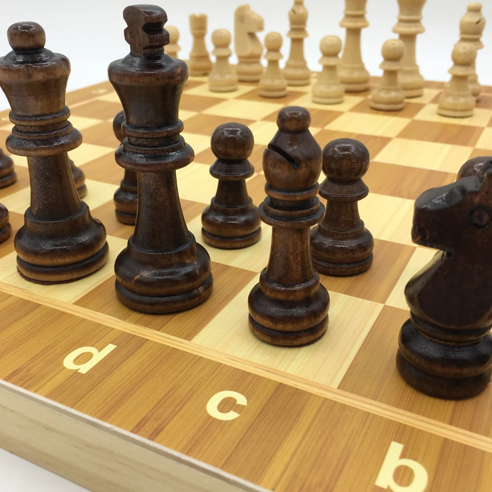 Шахматное поле с фигурами. Шахматы деревянные в восточном стиле. Крутой набор шахмат. Обучающий набор шахматы китай. Орловская ладья 3 в 1 нарды, шашки, шахматы.