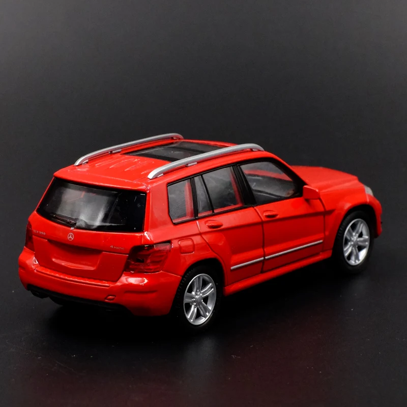 136 WELLY TheMercedes-Benz GLK (8)