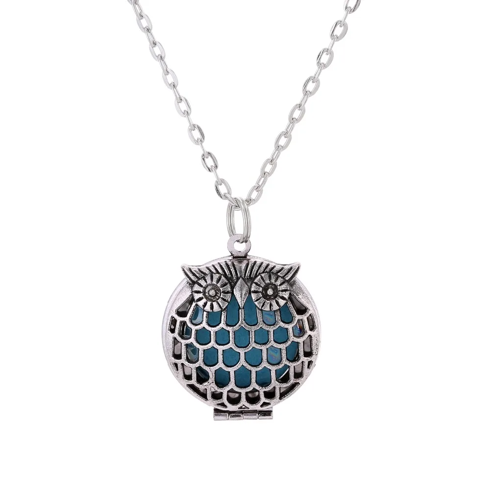 1pc Hollow Vintage Necklace Aromatherapy Locket Essential Oils Diffuser Locket Necklace Perfume Pendant Dream Catcher Necklace