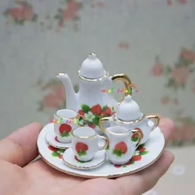 Макеты кукольного домика кухня кофе чайный сервиз фарфор блюдо тарелки кастрюли чашка чай горшок белый цвет с узором клубники 8 шт