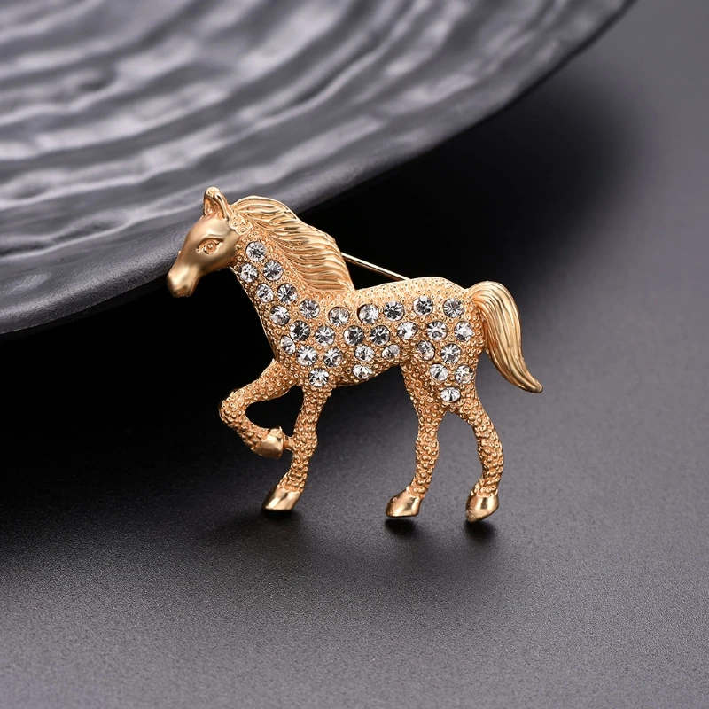 

Horse Brooch Rhinestone Fashion Jewelry Women Suit Pearl Gifts Antique Corsage