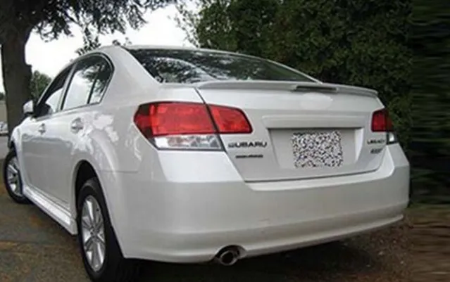 

For Subaru Legacy Saloon ABS material Rear Trunk Lip Spoiler Wing with LED light 2010-2014