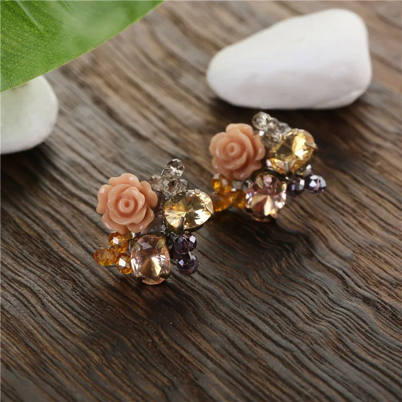 TDQUEEN Stud Earrings Crystal Beads Women Fashion Earrings Natural Shell Handmade Camellia Flower Brinco Earring 2