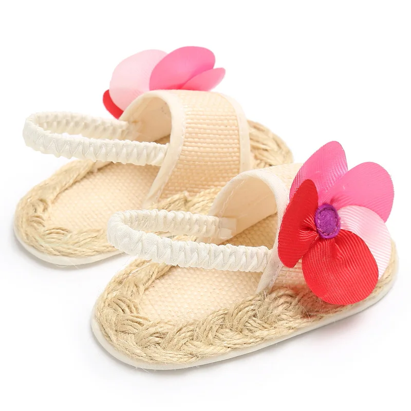 Обувь для маленьких девочек; милые Нескользящие сандалии для младенцев с цветочным принтом; летняя обувь для маленьких девочек 0-18 месяцев