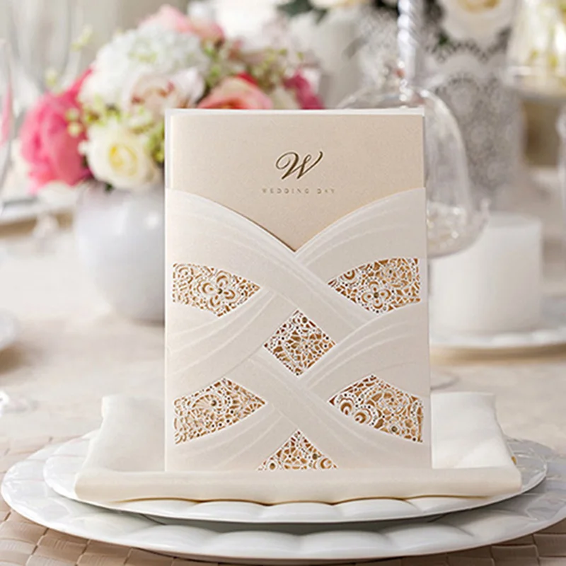 1pcs White Red Elegant Laser Cut Wedding Invitations Card Personalized Envelopes Inner Card