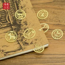 Золотой цветные металлические закладки выдалбливают в форме сердца с бумажной карты посылка канцелярские 5 шт./лот маленький размер 2,3*2,7 см