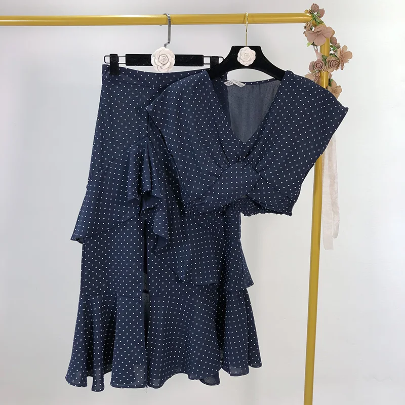 

Holiday storm point short T-shirt + high waist ruffled split skirt suit