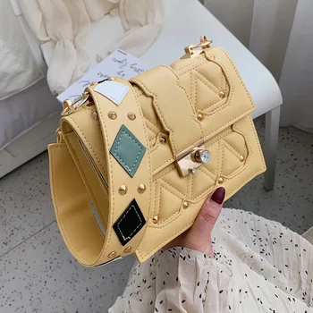 

Wide shoulder belt casual single shoulder slant slant slant small square wrap air bag rivet small bag 2019 new tide