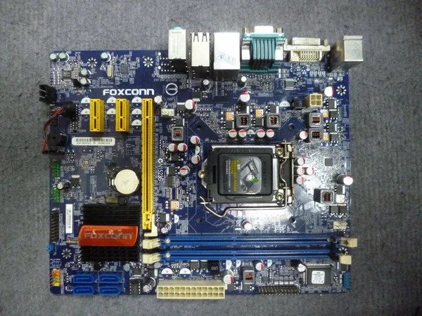Б/у для материнской платы Foxconn 1155 h61 h61mxv ddr3 g5630 100% Протестировано хорошо |
