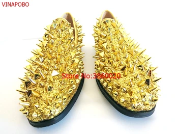 

Vinapobo Customized Men flats shoes Luxury Shinny Glitter Gold Bling Spikes Shoes Slip On Loafers Rivets Men Casual Wedding Shoe