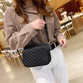 

Fashion women's rhombic solid color large capacity zipper Messenger bag shoulder bag