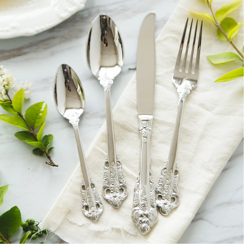 クラシック Matte Silverware Set, Gugrida 24-Piece 18/10 Stainless Steel Satin Finish F カトラリーセット Vintage Silver Cutlery Set 24pcs 18/10 Stainless Steel European