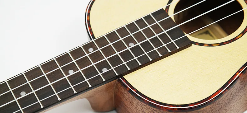 SevenAngel 23 дюймов укулеле ель из красного дерева акустической гитары 4 струны ukelele с Пикап EQ Красный целлулоид Связывание