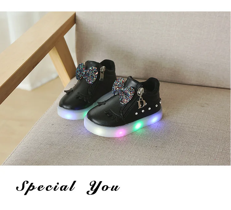 Модные ботинки для маленьких девочек от 1 до 5 лет со светодиодной подсветкой Высококачественная обувь для принцессы с бантом, светящиеся короткие ботинки спортивная обувь