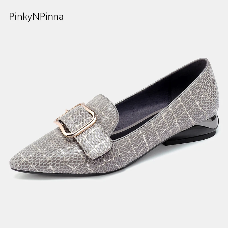 

2019 new genuine leather loafers female sheepskin pigskin buckle metal decoration snakeskin pattern checkered casual shoes woman