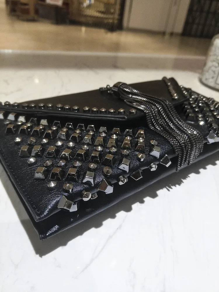 NIGEDU Punk rivet Women envelope clutch bag chain tassel women messenger bag female Crossbody bag  (3)