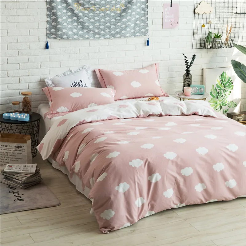 

Cute Light Red White Clouds Pattern 4Pcs Bedding Set Queen King Size Duvet Cover Home Bedclothes Sheet Pillow Case Home Textile