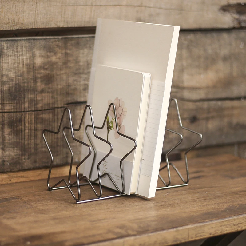 

Creative cute metal hollow bookends simple book holder bookshelf desktop reading frame Office school stationery support