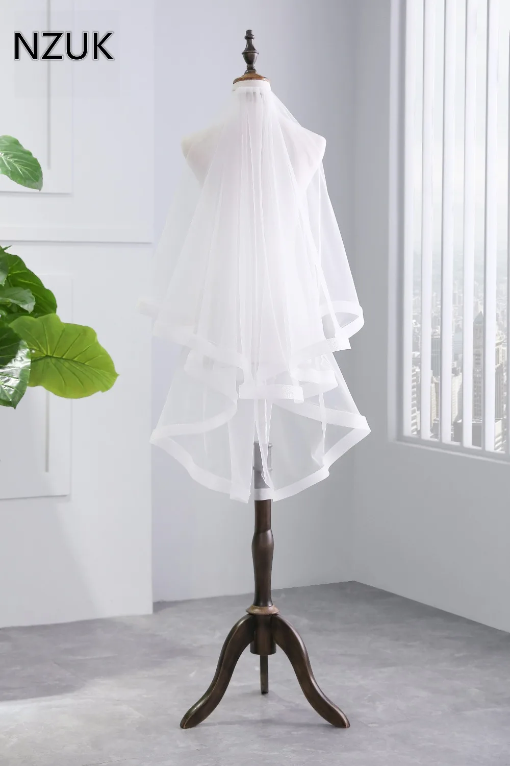 

NZUK Real Photos High Quality 2 Tiers Blush Cover Face Cathedral Shining Sequined Lace Wedding Veil with Comb New Bridal Veil