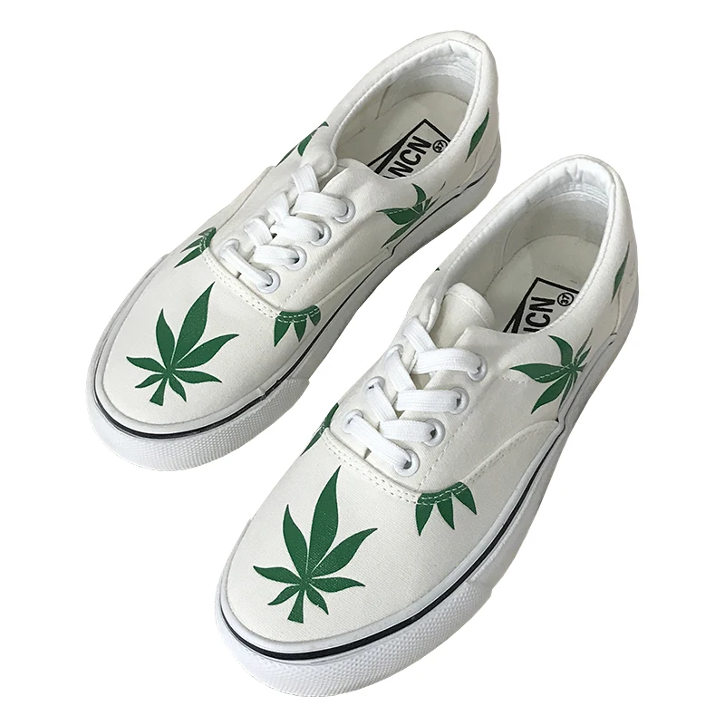 

Hemp leaves hand-painted graffiti women canvas shoes women sneakers wild Harajuku ulzzang vintage Japanese Skateboard shoes