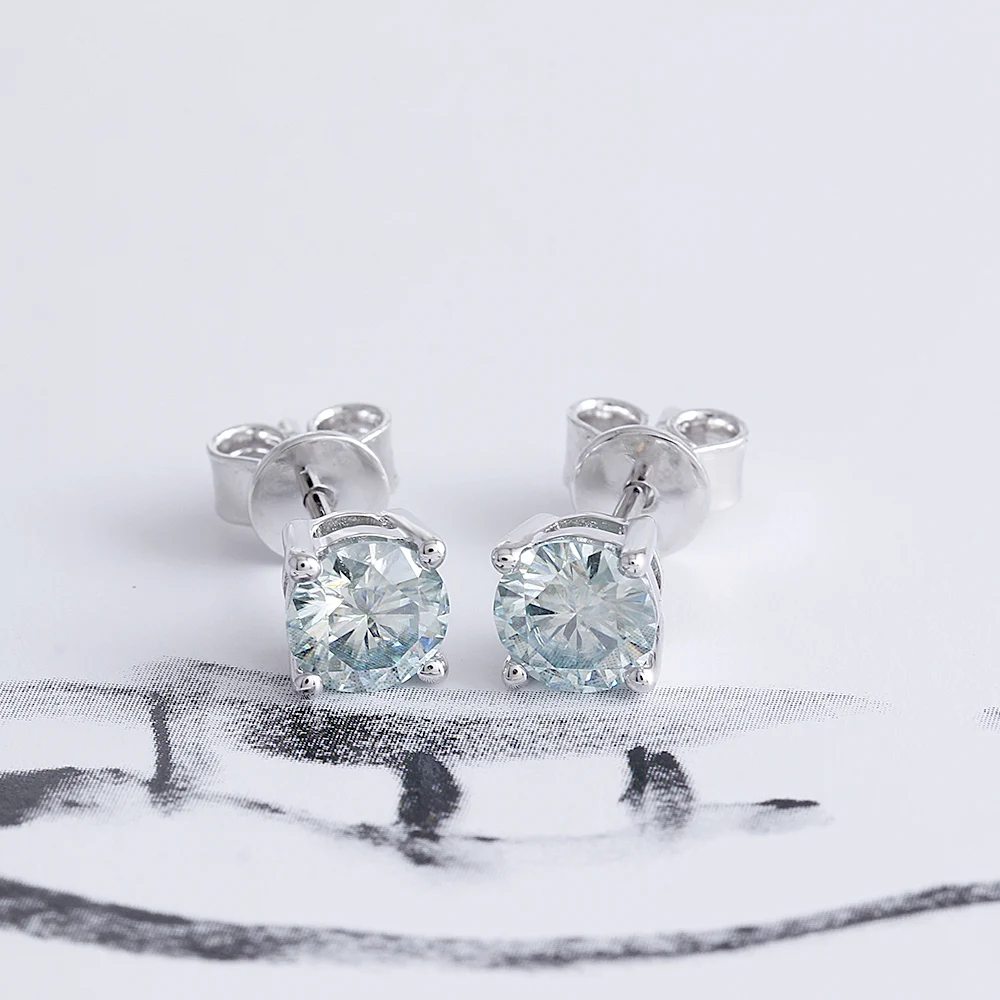 moissanite errings slight blue (5)