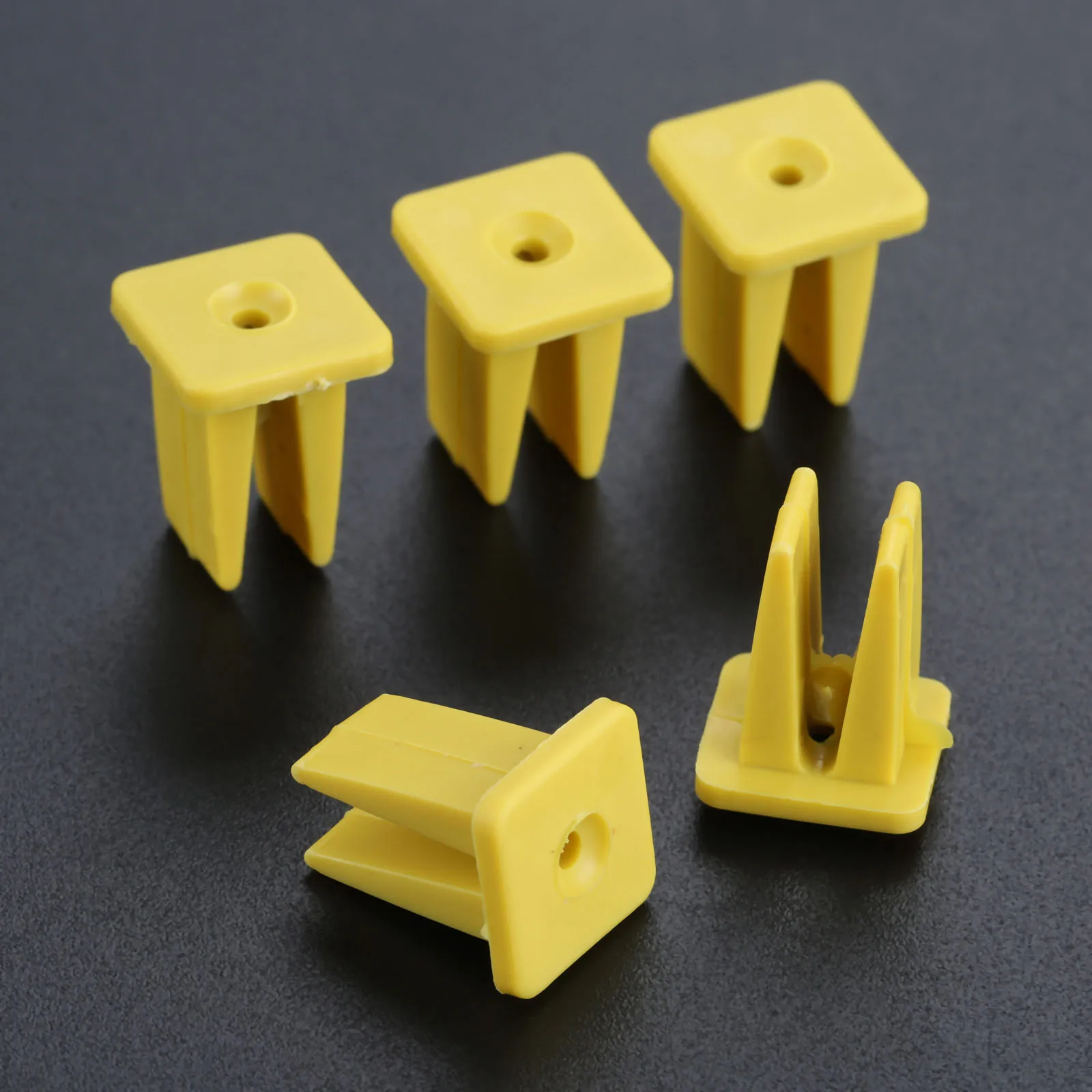 пистон-гайка под саморез (квадратная) ваз-2108. клипса под саморез. скоба под болт м6 masuma. скоба под саморез 2108 малая. 09320015 клипса закладная под саморез.