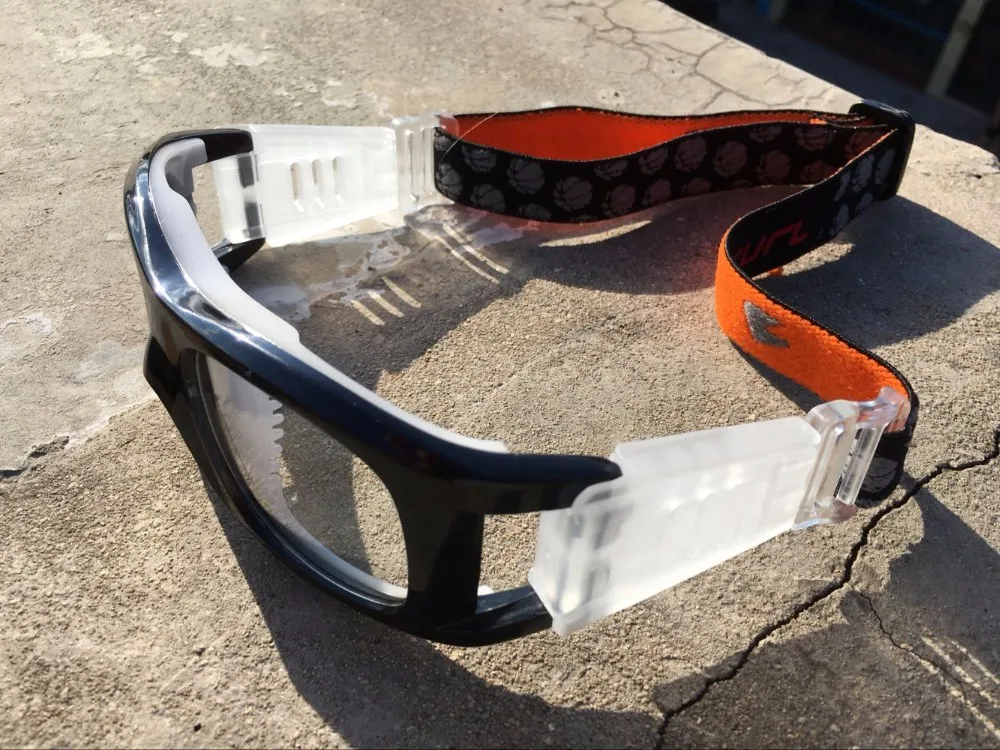 A949240114E0B993B8A07A9ED9CD86CB