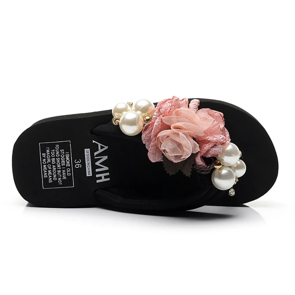 Женские тапочки на танкетке, украшенные цветами и жемчужинами; Вьетнамки в богемном стиле; пляжная обувь; сандалии на ремешках; уличные тапочки; домашняя обувь без шнуровки