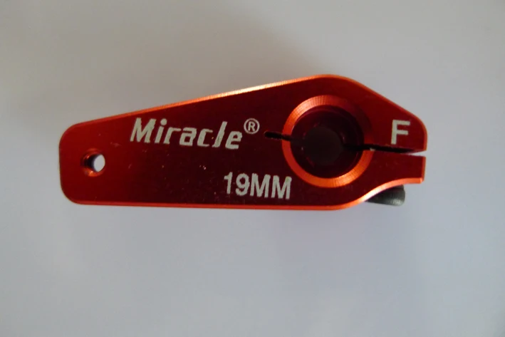 

Miracle Genuine Parts -V4 Standard Heavy Duty Servo Arm-Half for 15-20CC gasoline airplane