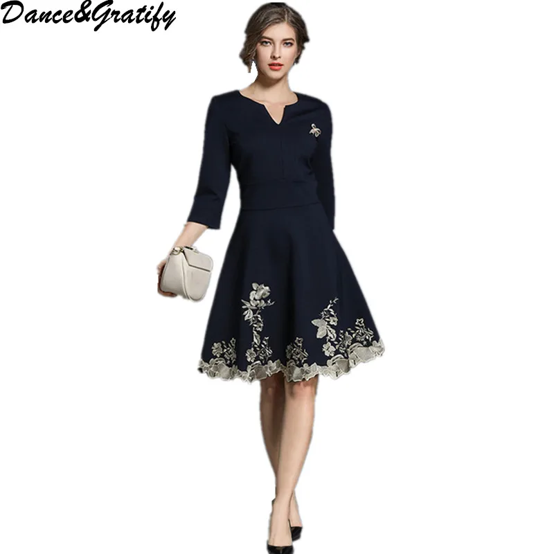 

Newest 2018 Spring Womens Luxury Embroidery Floral Runway Dress Casual Streetwear Fashion Office Work Dress