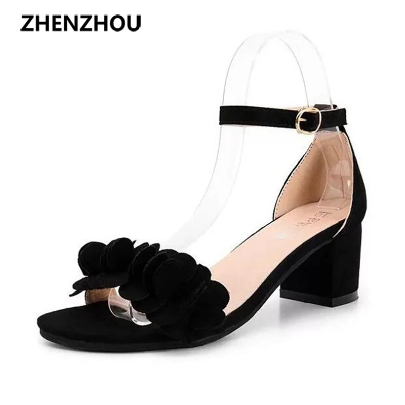 

Female 2017 summer sandals new han edition sweet flowers low heel shoes buckle peep-toe thick with a word in with sandals