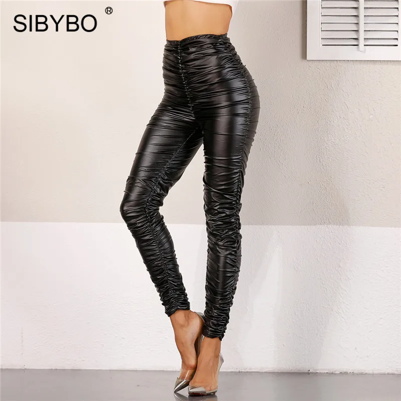 Женские эластичные кожаные брюки Sibybo черные осенние обтягивающие в скадку из ПУ