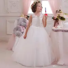 2018 Lovely Lace Appliqued Tulle Open Back With Bows Sash A Line Girls Birthday Party gown Kids Formal Flower Girls Dresses cute lovely champagne lace flower girl dresses with pink sash appliqued ball gown party wedding girls dress with train