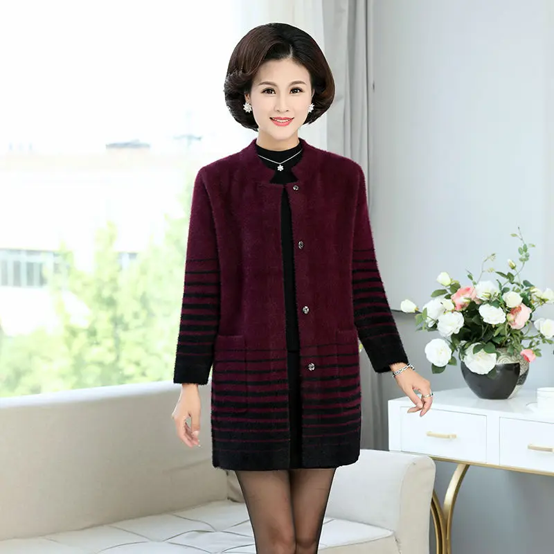 Tanie 2019 kobiet w średnim wieku sweter wysokiej jakości płaszcz gruby futro z norek kobiet jesień i zima aksamitna długa kurtka