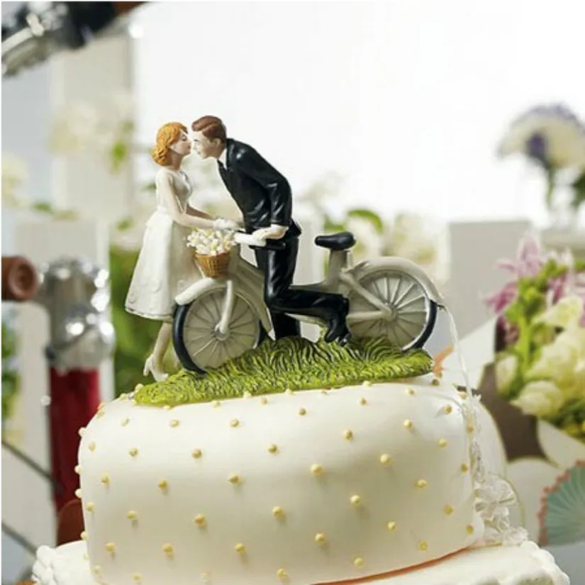 Ship wedding cake top.