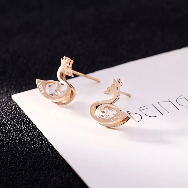 

Cute Swan Shape Love CZ Stainless Steel Earrings For Women Girl Black Rhinestone Zirconia Brinco Gold Color Boucle d'oreille