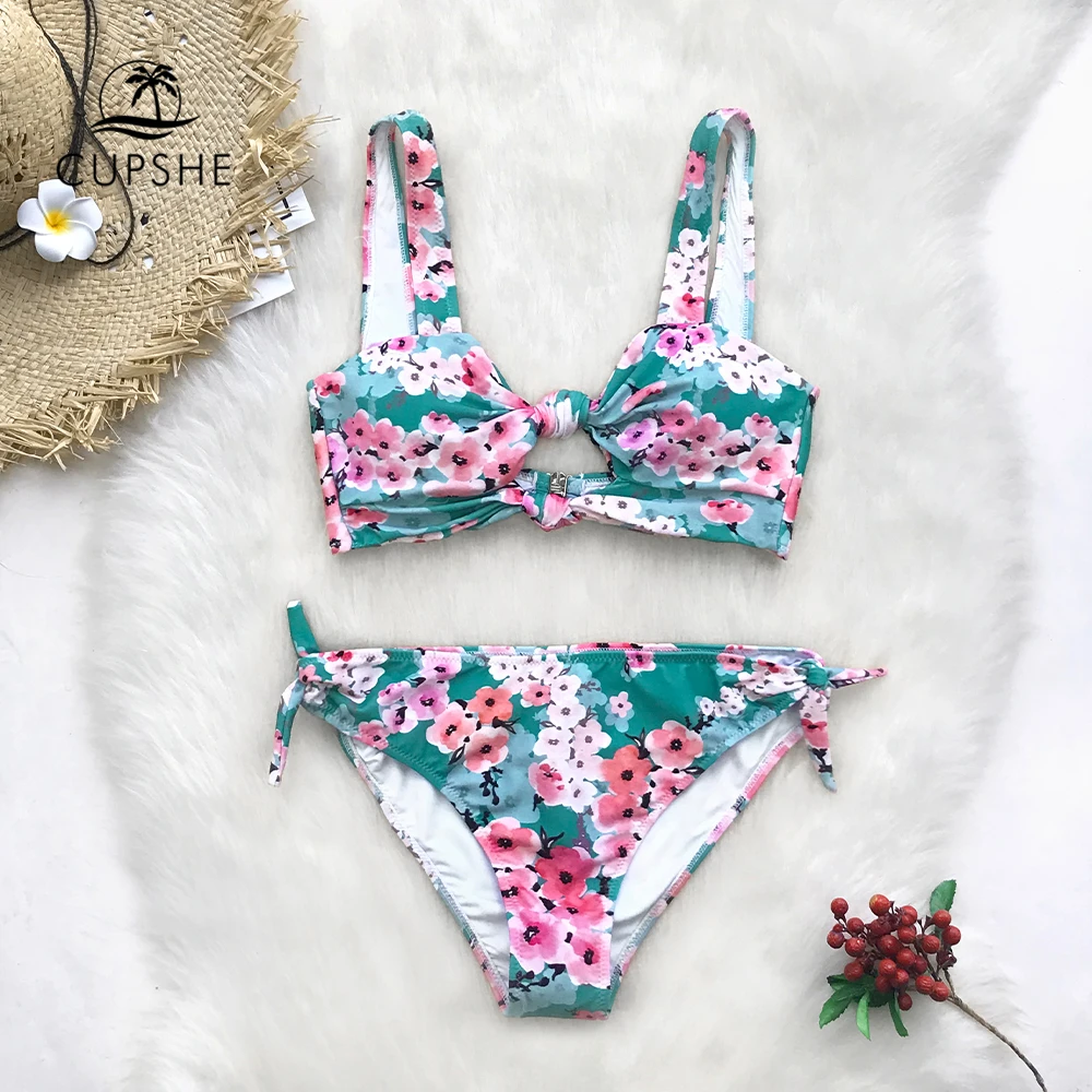Günstige CUPSHE Doppel Knoten Floral Print Bikini Sets Frauen Sexy Tanga Zwei Stück Strand Badeanzüge 2020 Mädchen Boho Bademode