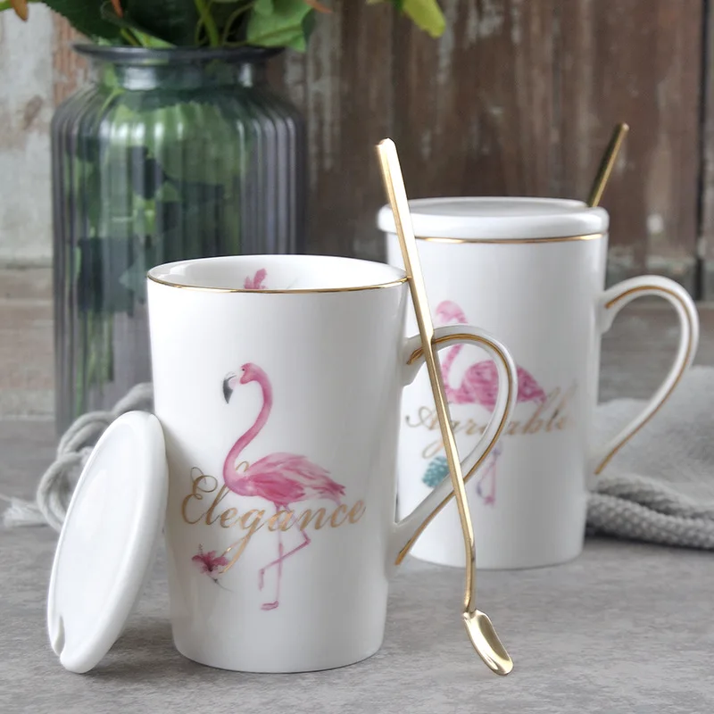 Креативная керамическая Европейская мраморная кофейная кружка INS с фламинго, чашка для чая, молока с золотой ложкой, золотая линия, ручка с крышкой, Подарочная коробка для влюбленных