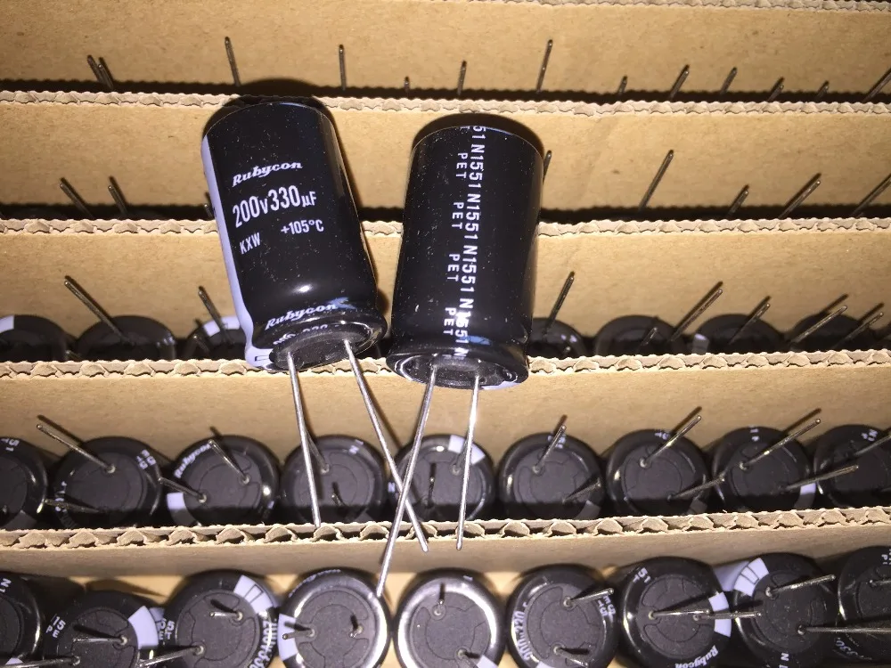 Condensateur 100uF 400V 105°C Rubycon KXW