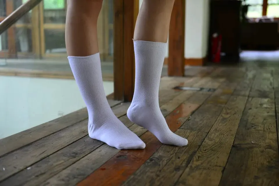 12 цветов. Шикарные женские хлопковые флуоресцентные носки в стиле Харадзюку. Женские Неоновые носки для девочек. Винтажные Носки ярких цветов