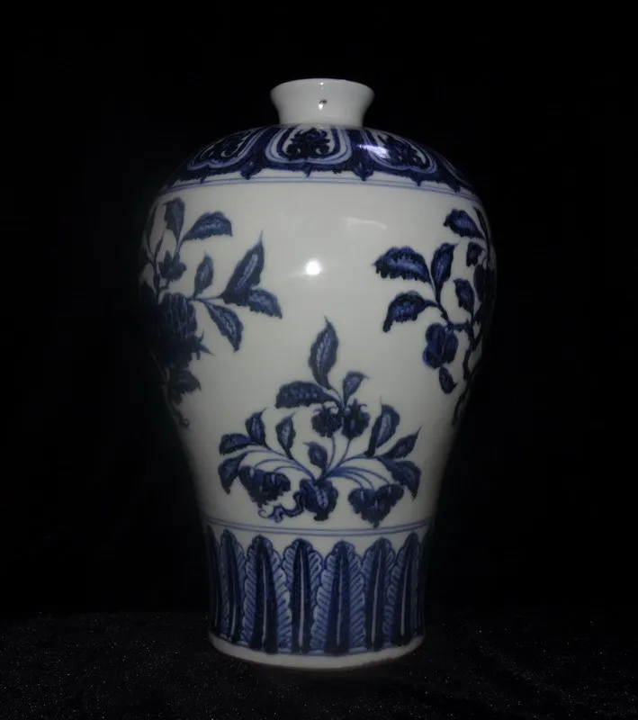 Ming Dynasty Yongle Blue And White Porcelain Flowers And Fruits