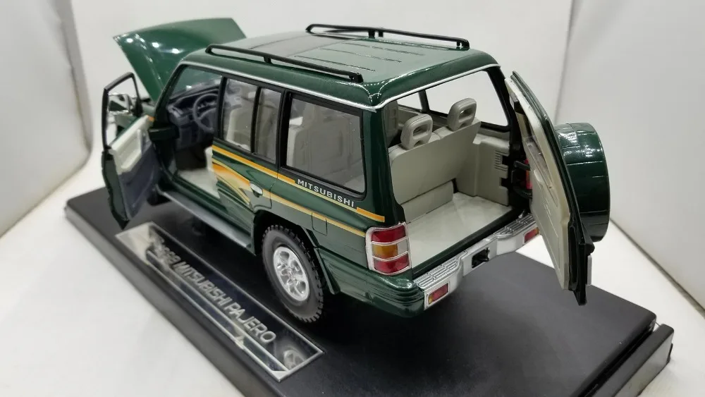 1:18 литая модель для Mitsubishi Pajero 1998 классический внедорожник игрушечный автомобиль миниатюрная коллекция