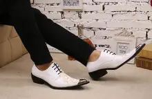 Primavera e no Outono nova impressão lace-up sapatos de couro branco Borgues esculpida apontou negócios toe sapatos casuais