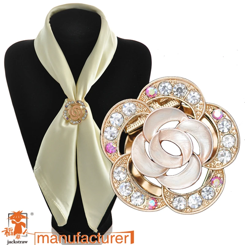 

2018 New Arrival Flower brooches scarf buckle clip Rhinestone Jewelry Decorations Gold Pins Silk Brooches