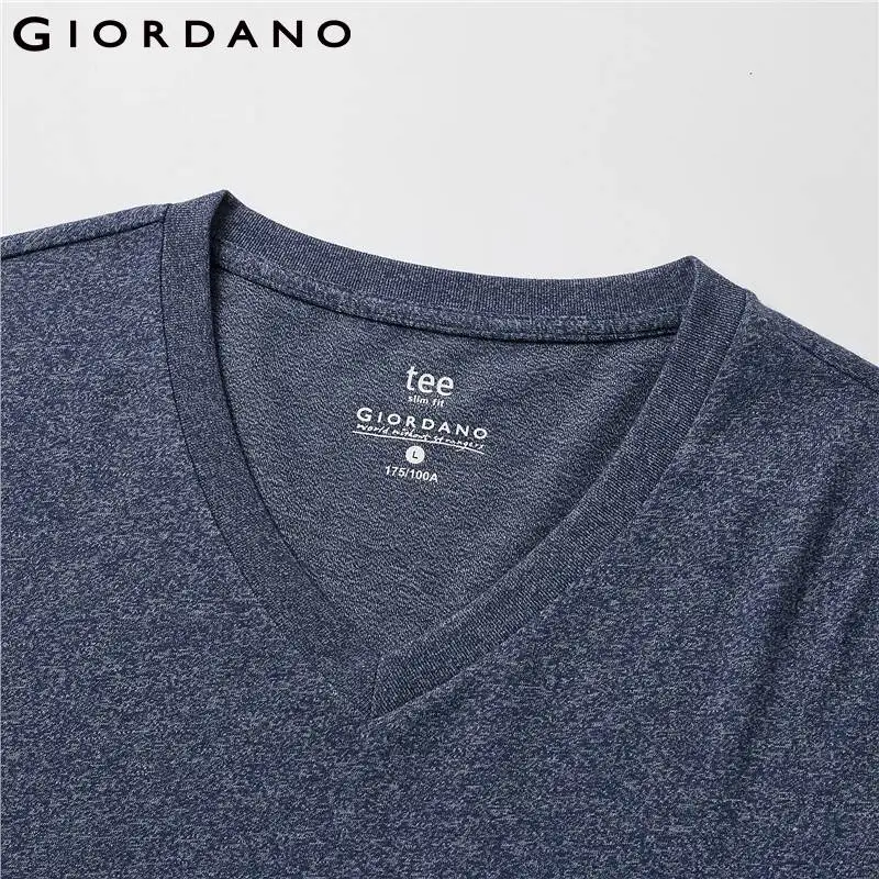 Giordano футболка сплошного цвета с V-образным вырезом slim fit с короткими рукавами,выполнена в нескольких цветах и имеет широкий размерный ряд